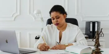Các loại giấy tờ cần công chứng: Một hướng dẫn toàn diện
